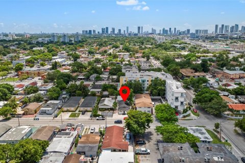 Casa en venta en Miami, Florida, 6 dormitorios № 1389611 - foto 28