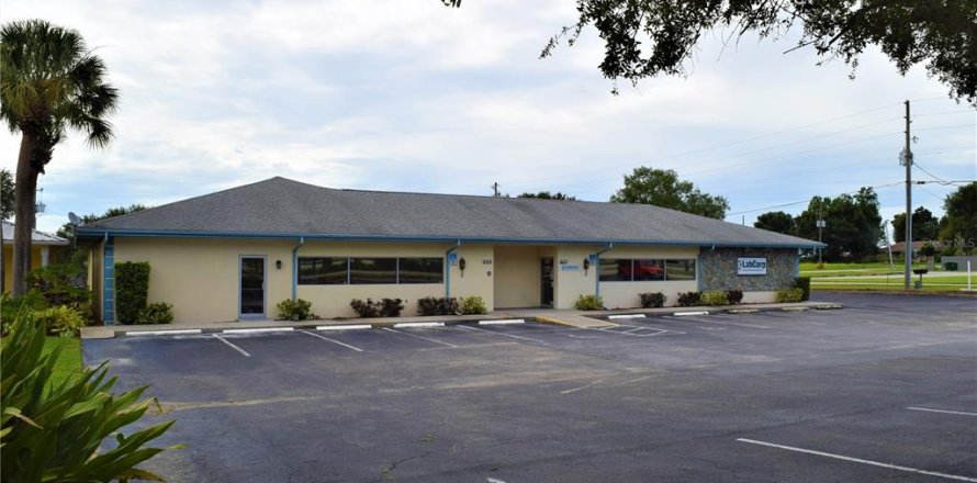 Commercial property in Lake Placid, Florida 782.14 sq.m. № 1137825