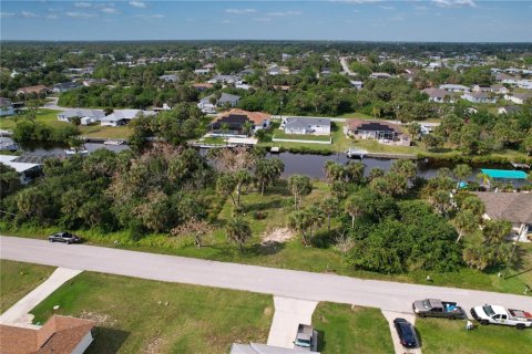 Terreno en venta en Port Charlotte, Florida № 1089907 - foto 2