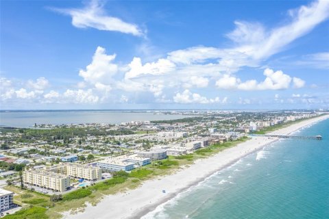 Condominio en venta en Cocoa Beach, Florida, 2 dormitorios, 94.57 m2 № 1385398 - foto 9