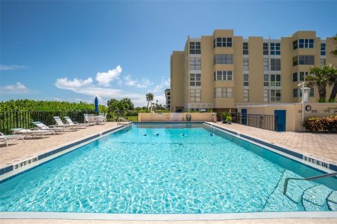 Condominio en venta en Cocoa Beach, Florida, 2 dormitorios, 94.57 m2 № 1385398 - foto 10