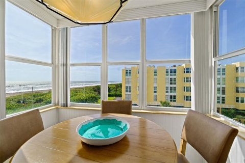 Condominio en venta en Cocoa Beach, Florida, 2 dormitorios, 94.57 m2 № 1385398 - foto 4