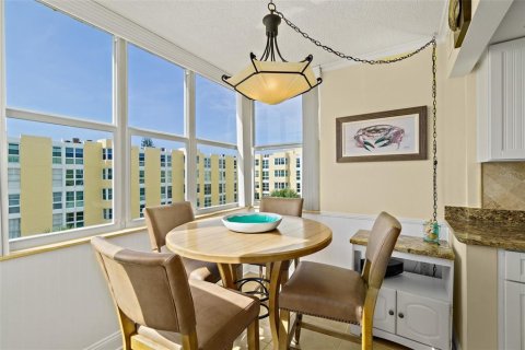 Condominio en venta en Cocoa Beach, Florida, 2 dormitorios, 94.57 m2 № 1385398 - foto 24