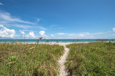 Condominio en venta en Cocoa Beach, Florida, 2 dormitorios, 94.57 m2 № 1385398 - foto 8