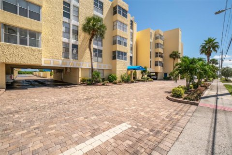 Condominio en venta en Cocoa Beach, Florida, 2 dormitorios, 94.57 m2 № 1385398 - foto 22