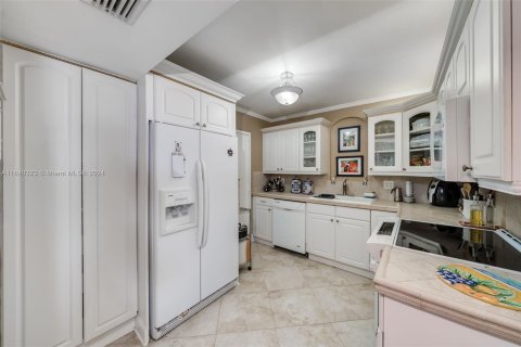 Copropriété à vendre à Hollywood, Floride: 2 chambres, 116.5 m2 № 1316698 - photo 13