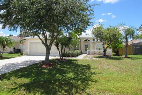 Villa ou maison à vendre à Kissimmee, Floride: 3 chambres, 121.52 m2 № 1255823 - photo 1