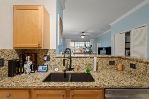 Condo in Tampa, Florida, 2 bedrooms  № 1394444 - photo 8