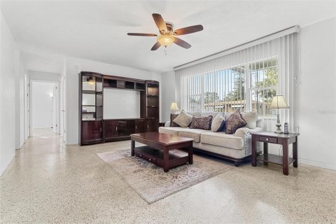 Casa en venta en Saint Petersburg, Florida, 3 dormitorios, 128.3 m2 № 1394109 - foto 3