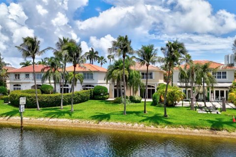 Casa en venta en Hollywood, Florida, 5 dormitorios, 312.06 m2 № 1345412 - foto 4