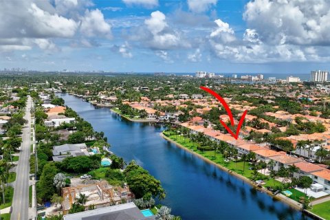 Casa en venta en Hollywood, Florida, 5 dormitorios, 312.06 m2 № 1345412 - foto 1