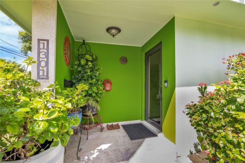 Villa ou maison à vendre à Miami Beach, Floride: 3 chambres, 151.15 m2 № 1345862 - photo 2