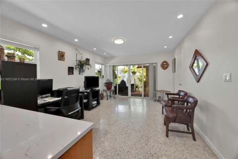 Casa en venta en Miami Beach, Florida, 3 dormitorios, 151.15 m2 № 1345862 - foto 12