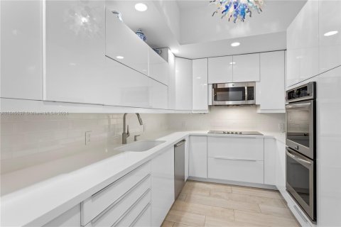 Copropriété à vendre à Miami Beach, Floride: 2 chambres, 114.83 m2 № 1345414 - photo 13