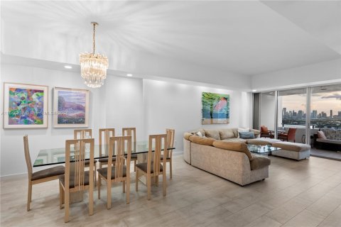 Condominio en venta en Miami Beach, Florida, 2 dormitorios, 114.83 m2 № 1345414 - foto 8