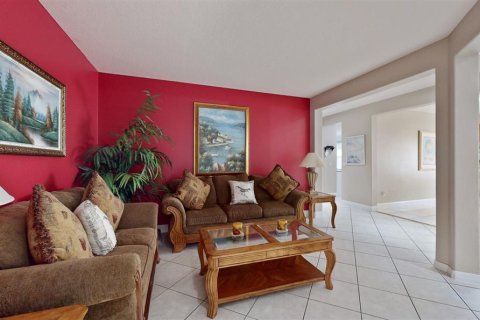 Villa ou maison à vendre à Kissimmee, Floride: 4 chambres, 210.89 m2 № 1324760 - photo 12