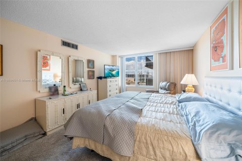 Condo in Sunny Isles Beach, Florida, 2 bedrooms  № 1332812 - photo 7