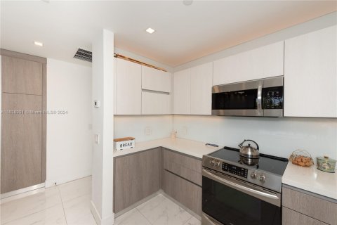 Condo in Key Biscayne, Florida, 2 bedrooms  № 1332405 - photo 8