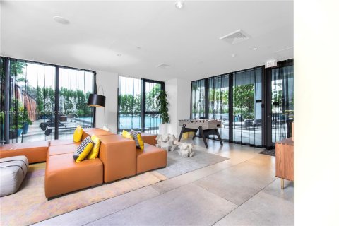 Condominio en venta en Miami, Florida, 1 dormitorio, 63.45 m2 № 1004851 - foto 11