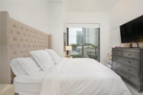 Condominio en venta en Miami, Florida, 1 dormitorio, 63.45 m2 № 1004851 - foto 5