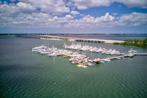 Condo in Stuart, Florida, 1 bedroom  № 1011603 - photo 14