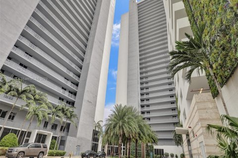 Copropriété à vendre à North Miami Beach, Floride: 2 chambres, 103.96 m2 № 756833 - photo 27