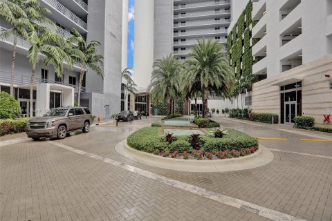 Copropriété à vendre à North Miami Beach, Floride: 2 chambres, 103.96 m2 № 756833 - photo 28