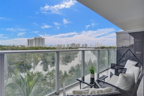 Copropriété à vendre à North Miami Beach, Floride: 2 chambres, 103.96 m2 № 756833 - photo 16