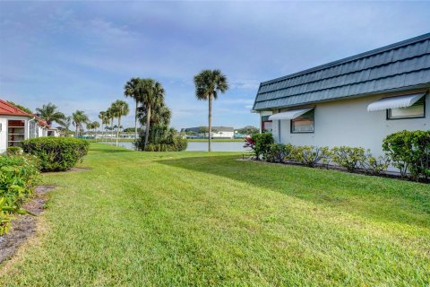 Condo in Delray Beach, Florida, 1 bedroom  № 945055 - photo 1