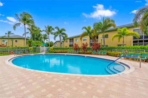 Condo in Tamarac, Florida, 2 bedrooms  № 1315694 - photo 19