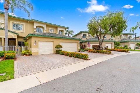 Condo in Tamarac, Florida, 2 bedrooms  № 1315694 - photo 1