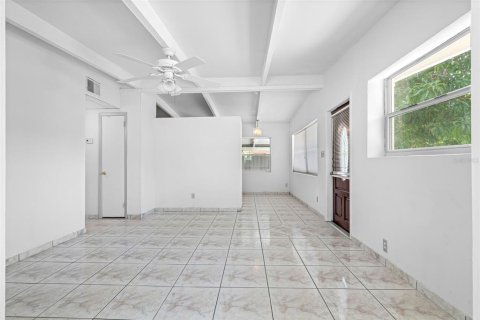 Villa ou maison à vendre à Tampa, Floride: 3 chambres, 111.48 m2 № 1334596 - photo 17