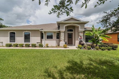 House in Lakeland, Florida 4 bedrooms, 159.98 sq.m. № 1356250 - photo 1