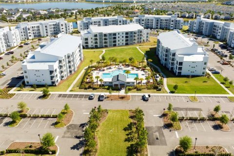 Condominio en venta en Kissimmee, Florida, 4 dormitorios, 226.22 m2 № 1355983 - foto 1