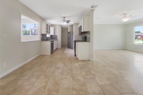 Villa ou maison à vendre à North Port, Floride: 2 chambres, 112.97 m2 № 1337759 - photo 21