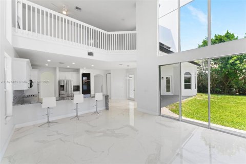 House in Lake Worth, Florida 5 bedrooms, 378.48 sq.m. № 1282379 - photo 14