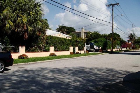 Villa ou maison à vendre à Surfside, Floride: 5 chambres, 269.42 m2 № 582560 - photo 7