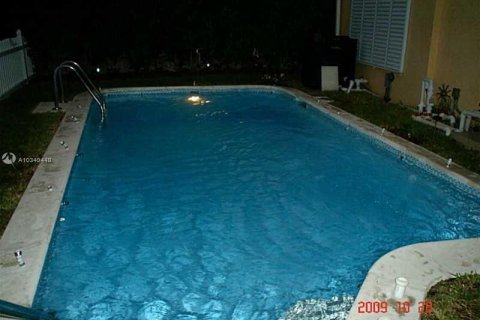 Villa ou maison à vendre à Surfside, Floride: 5 chambres, 269.42 m2 № 582560 - photo 16