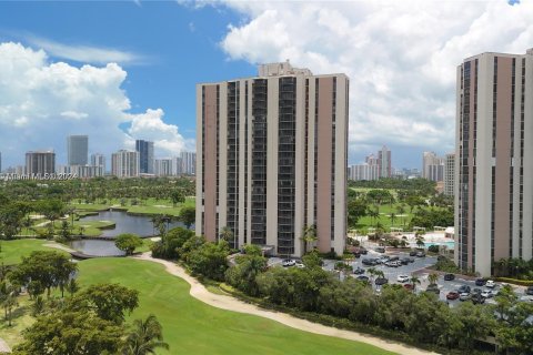 Condo in Aventura, Florida, 2 bedrooms  № 1412291 - photo 14