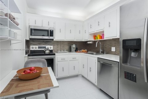 Condo in Aventura, Florida, 2 bedrooms  № 1412291 - photo 5