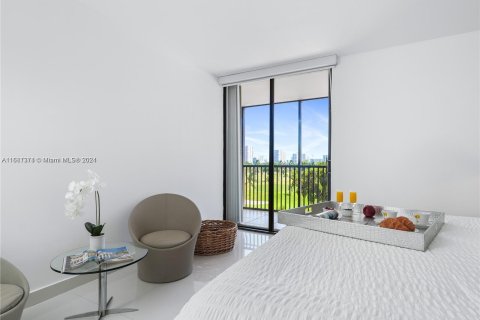 Condo in Aventura, Florida, 2 bedrooms  № 1412291 - photo 9