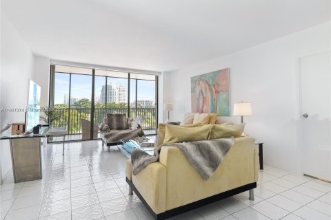 Condo in Aventura, Florida, 2 bedrooms  № 1412291 - photo 6