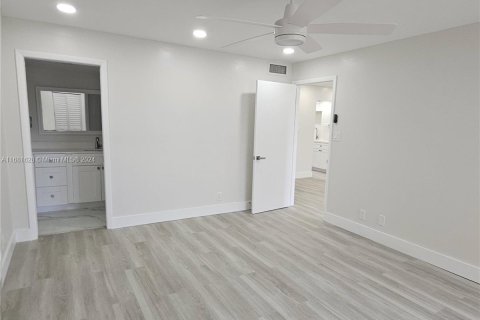 Copropriété à vendre à Lauderdale Lakes, Floride: 2 chambres, 93.09 m2 № 1412394 - photo 3