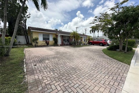 Propiedad comercial en venta en Fort Lauderdale, Florida № 1352219 - foto 1