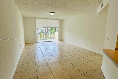 Copropriété à louer à Doral, Floride: 1 chambre, 75.25 m2 № 1352217 - photo 5