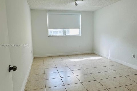 Copropriété à louer à Doral, Floride: 1 chambre, 75.25 m2 № 1352217 - photo 8