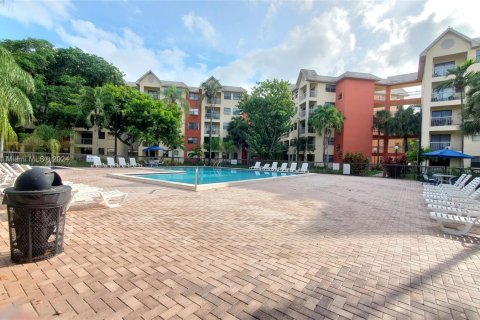 Condo in Doral, Florida, 1 bedroom  № 1352217 - photo 15