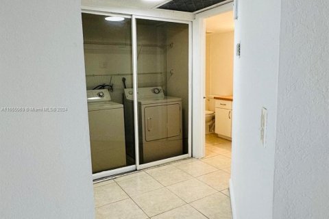 Condominio en alquiler en Doral, Florida, 1 dormitorio, 75.25 m2 № 1352217 - foto 7