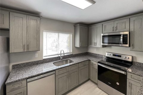 Condo in Altamonte Springs, Florida, 2 bedrooms  № 1352269 - photo 4