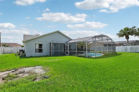 House in Kissimmee, Florida 3 bedrooms, 165.27 sq.m. № 1355660 - photo 28